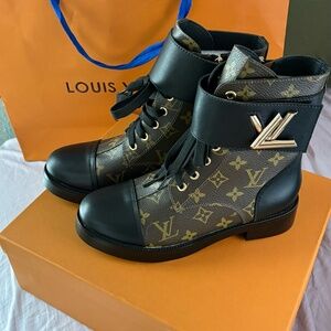 Louis Vuitton Wonderland Flat Ranger Boots